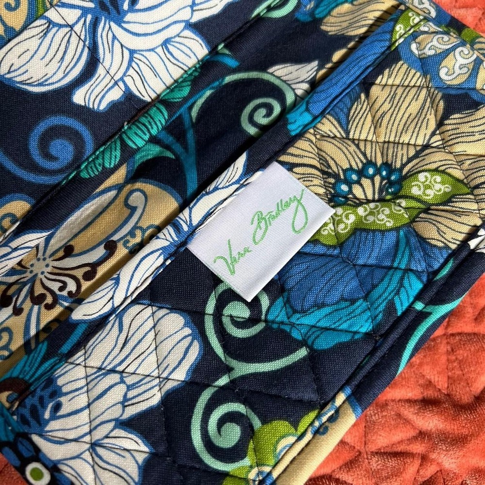Vera Bradley Mod Floral Blue wallet on a string in like new condition! - Picture 6 of 6